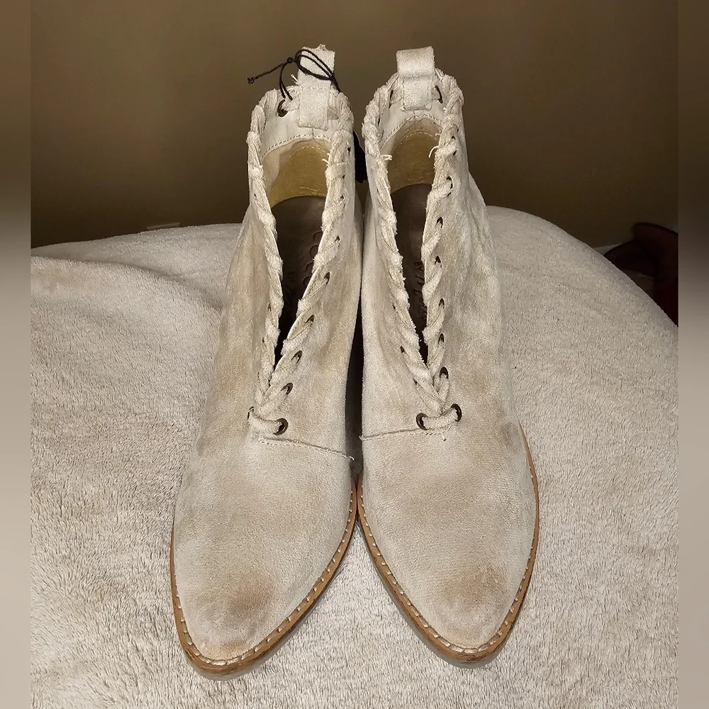 Coconuts by Matisse Alabama Suede Bootie NWT Size 6